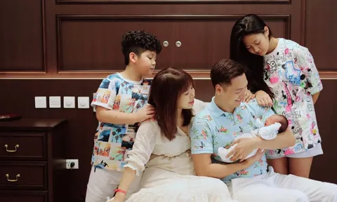 Quý tử thứ 3 nhà Mạnh Trường nhặt hết nét đẹp của bố mẹ, netizen tấm tắc khen địch thị là soái ca nhí