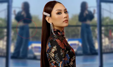 Xôn xao hình ảnh Hoa hậu Mai Phương để lộ nội y kém duyên ở nơi đông người khiến fan 'chào thua'