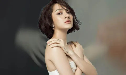 Bảo Anh bị phát hiện từng công khai ảnh cầm que thử thai, ôm bụng bầu đi giữa đường?