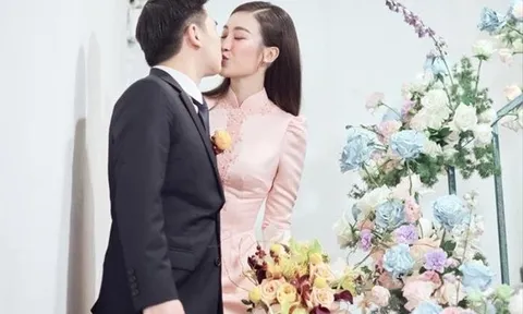 Đỗ Mỹ Linh tổ chức sinh nhật cực lãng mạn cho ông xã trong chuyến du lịch đầu năm