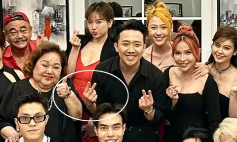 Lộ vòng 2 to bất thường, Hari Won đang có tin vui?