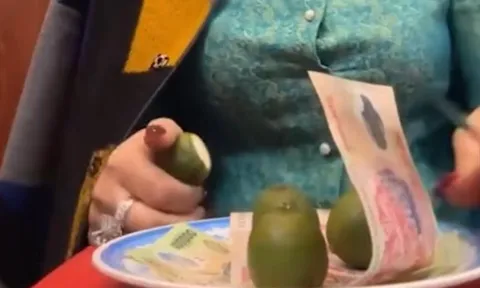 Cô đồng xem bói 'đúng nhận sai cãi' xôn xao trên mạng xã hội có thể bị xử lý thế nào?