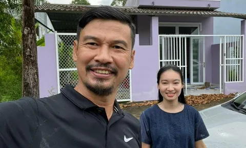 Cưới vợ kém 26 tuổi chưa đầy một năm, Tiết Cương thông báo tin vui, còn khoe luôn nhắn sắc bà xã