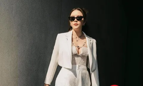 Bị giục sinh con, Lý Nhã Kỳ có phản ứng ra sao?