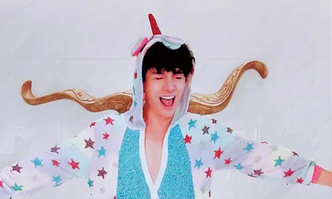 Nathan Lee chơi lớn mở 'tiệc đồ ngủ' sang chảnh, được sao quốc tế gọi là huyền thoại