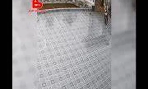 Clip: Nhà có bốn cô tiên và chiếc sân trơn trượt bất ổn