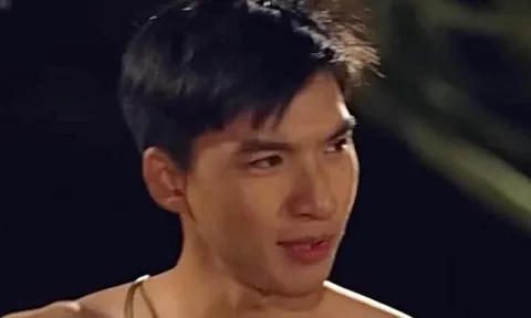 Netizen tranh cãi trước màn lột đồ của HIEUTHUHAI trên sóng truyền hình, phản ứng ê-kíp sản xuất ra sao?