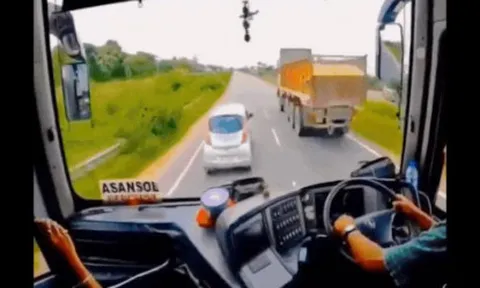 Clip: Rợn người với những pha đánh lái kinh hoàng của tài xế xe khách