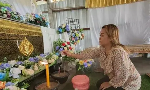 Người thân tiết lộ điềm báo của nữ ca sĩ trước khi qua đời vì ngã bể bơi