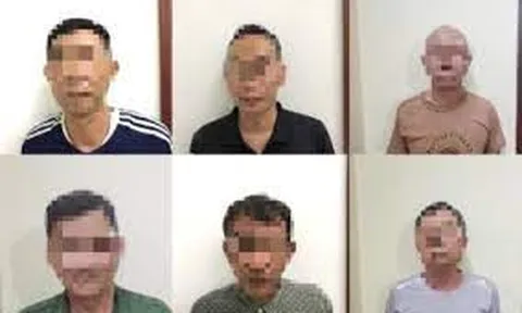 Công an ập vào một tụ điểm phát hiện cảnh tượng gây sốc của 21 người cùng 2 con gà