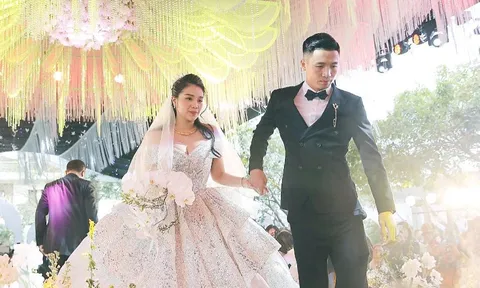 Tài khoản Facebook vợ Bùi Tiến Dũng đăng đàn căng đét giữa đêm: Chưa bao giờ xứng đáng làm bố!