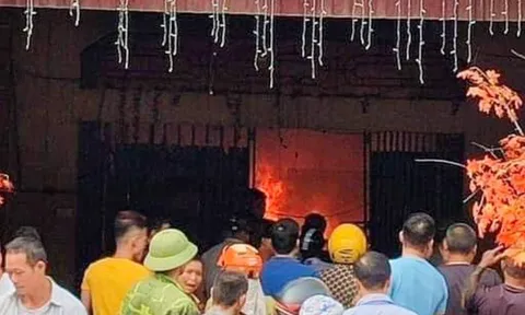 Người đàn ông mua 40 lít xăng về tự thiêu vì mâu thuẫn với vợ