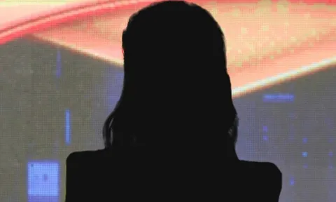 Thêm một nàng hậu Vbiz vướng nghi vấn gian dối học vấn