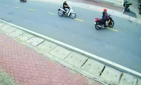 Clip: Ninja sang đường không quan sát va chạm thanh niên tốc độ