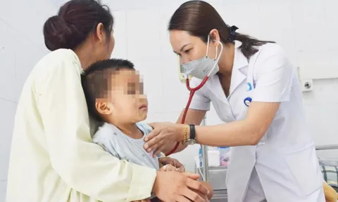 Người lớn bất cẩn, bé trai 2 tuổi nhập viện khẩn vì uống phải thứ này