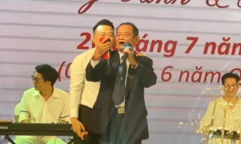 Bố Shark Bình dành tặng món quà đặc biệt cho con dâu Phương Oanh trong lễ ăn hỏi