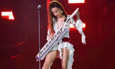 Hồ Ngọc Hà bị khán giả 'phản ánh' nhan sắc trên sân khấu: Liệu có đẹp như ảnh?