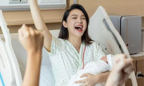 Minh Hằng khoe tài sản khủng của quý tử vừa chào đời