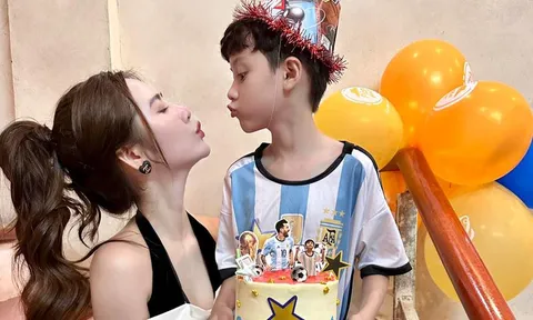 Huyền Lizzie tổ chức sinh nhật ấm áp cho quý tử, diện mạo nhóc tỳ gây chú ý