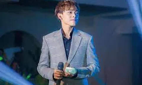 Fan Hồ Văn Cường dành tặng nam ca sĩ món quà đặc biệt trước thềm show diễn mới