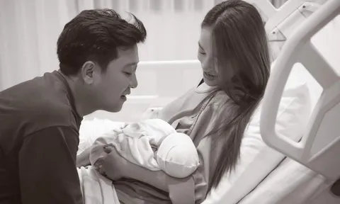 Nhã Phương chính thức hạ sinh nhóc tỳ thứ hai, hé lộ những hình ảnh đầu tiên