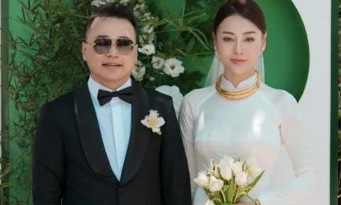 Phương Oanh hoãn cưới với Shark Bình, tiết lộ mang thai đôi