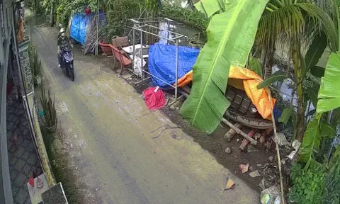 Clip: Pha trộm gà nhanh như gió của hai thanh niên đi xe máy