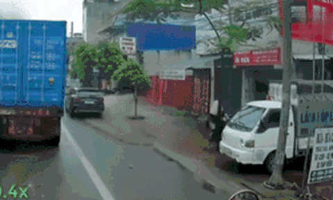 Lái xe kiểu 'bố đời', tài xế khiến dân tình ngán ngẩm: Có tiền mua xe nhưng không mua được ý thức