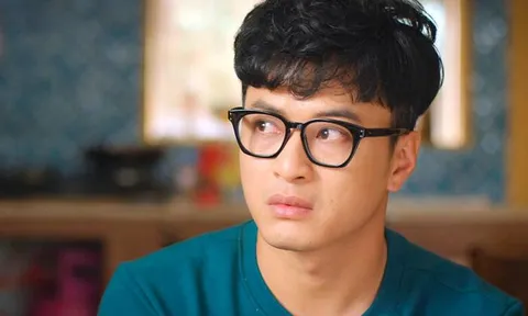 Hồng Đăng bất ngờ đứng chung khung hình cùng dàn mỹ nam đình đám khiến khán giả đoán già đoán non