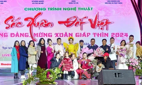NSƯT Hương Giang để lại những ấn tượng đặc biệt qua Chương trình Nghệ thuật "Sắc Xuân Đất Việt 2024"