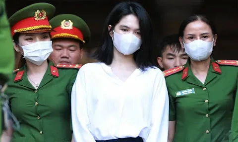 Người mẫu Ngọc Trinh được hưởng án treo
