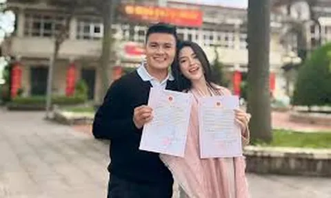 Quang Hải và Chu Thanh Huyền đăng ký kết hôn, 'ghi bàn' cực đẹp trước thềm Tết Giáp Thìn