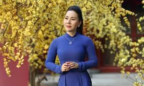 Bắt trend áo dài Tết, nhan sắc của nữ hoàng doanh nhân khiến nhiều người trầm trồ