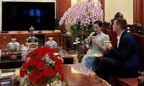 Người tình màn ảnh NSND Công Lý theo chồng về quê ăn Tết, hé lộ cơ ngơi 'không phải dạng vừa đâu'