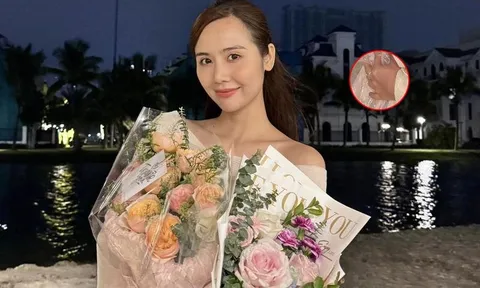 Huyền Lizzie để lộ nhẫn cầu hôn, ngày cùng bạn trai về chung nhà đã không còn xa