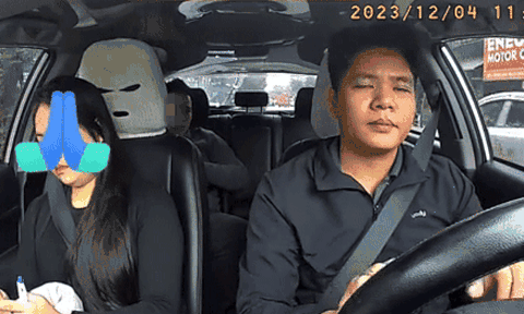 Khách vừa nghe điện thoại liền bật khóc, tài xế nặng trĩu lòng khi biết lý do