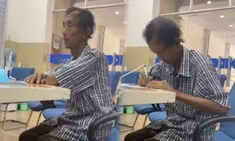 'Cay khóe mắt' hình ảnh người cha vét cạn túi tiền, gửi cho con đi học ở Sài Gòn