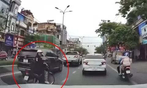 Clip: Pha "Điệu hổ ly sơn" của cô gái khiến ô tô bó tay