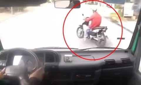 Clip: Xe máy đột ngột đánh lái đùa giỡn với "tử thần"