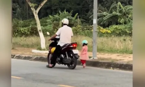 Clip: "Gái rượu" hờn dỗi bố khi đi xe máy khiến dân mạng tan chảy