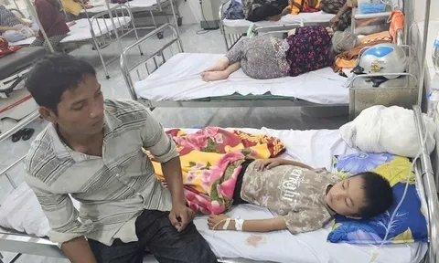 Vụ học sinh nhập viện nghi do ngộ độc: Gia hạn đình chỉ công tác Phó Hiệu trưởng