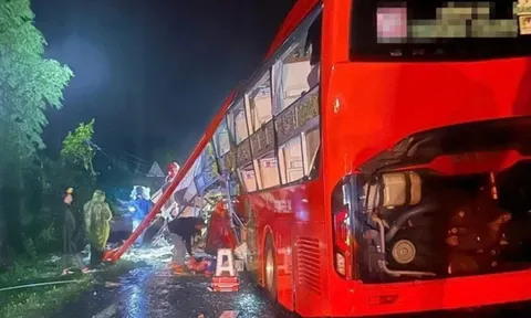 Khánh Hoà: Sạt lở ở đèo Khánh Lê vùi lấp xe khách, 6 người tử vong