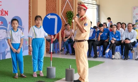 Bộ GD&ĐT góp ý nội dung giáo dục kiến thức pháp luật về trật tự ATGT trong cơ sở giáo dục