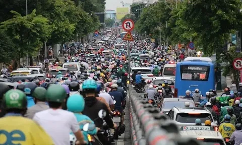 Đặt mục tiêu đến năm 2030, 100% xe công cộng tại Hà Nội và TP. HCM sử dụng năng lượng xanh