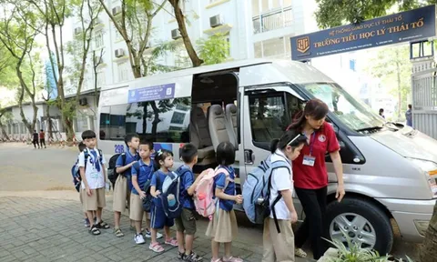 Trường học ở Hà Nội được thu 12.000 đồng/giờ nếu phụ huynh đón con muộn