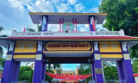 Thầy giáo phát ngôn 'học cho lắm rồi cũng đi làm công nhân', nhà trường lên tiếng