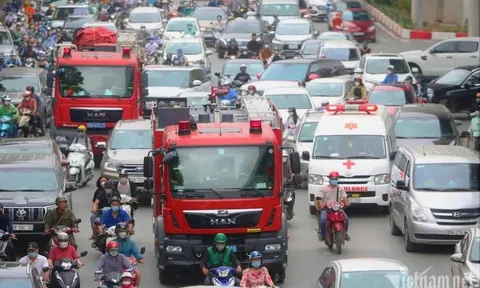 Trường hợp nào thì xe ô tô chở hàng được chở người?