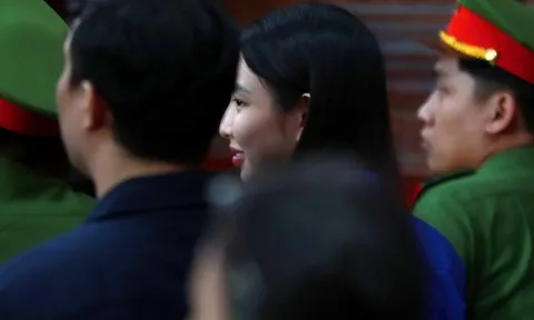 Tuyên phạt Hoa hậu Thuỳ Tiên, Quang Linh Vlog, Hằng Du Mục mức án 2 năm tù