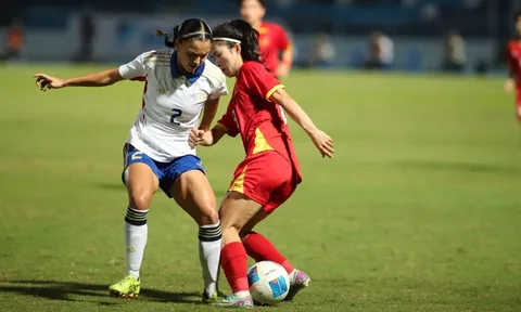 Tuyển nữ Việt Nam mất chức vô địch khi trọng tài Lào 'cướp' bàn thắng