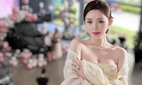 Rần rần khoảnh khắc Quỳnh Kool mua xế hộp tiền tỷ, netizen ào ào 'xin vía'